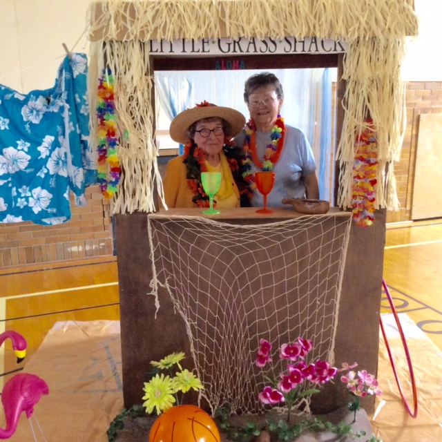 2015 photo luau two friends